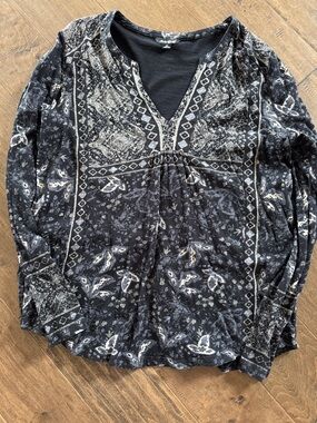 Lucky Brand Black and Cream V-Neck Printed Peasant Blouse